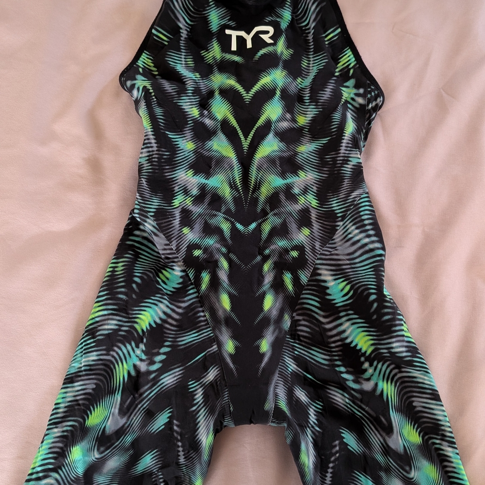 Tyr venzo tech suit